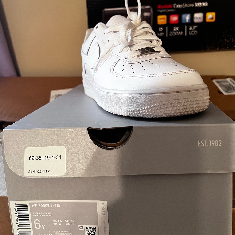 Nike Kids Air Force 1 White Sneakers